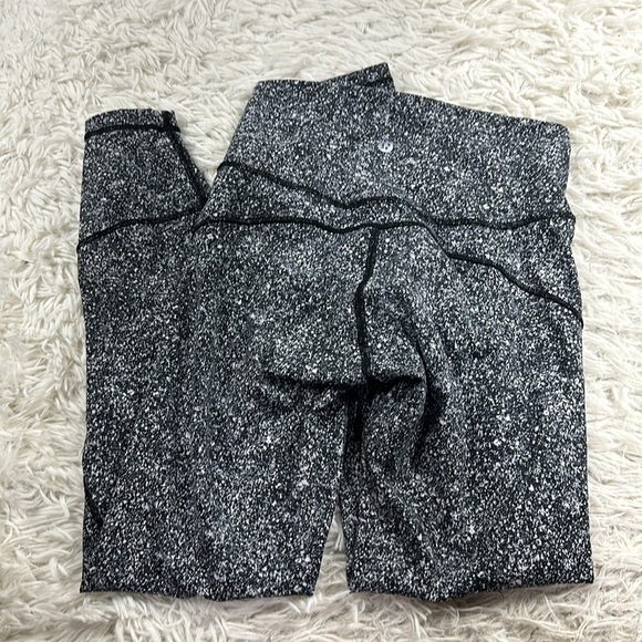 Lululemon In Movement Tight 25" *Everlux Diffuse Starlight Black - Picture 5 of 6